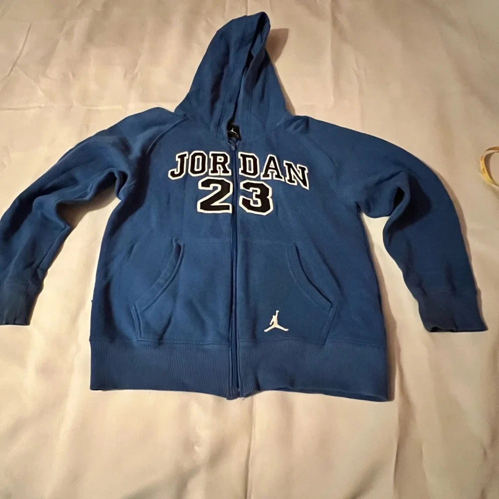 Jordan youth jacket size  medium for‎ ages 10/12 blue